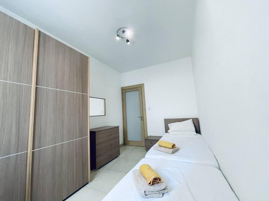 Stylish Modern Central Apartment 4 Paceville St. Julian's Exterior foto