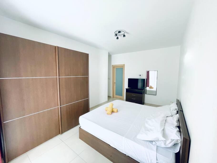 Stylish Modern Central Apartment 4 Paceville St. Julian's Exterior foto